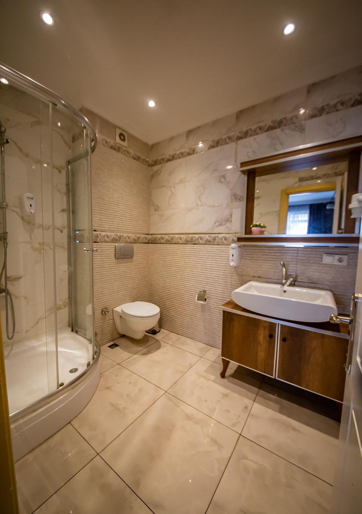 Royal Garden Suite And Hotel Istambul Exterior foto