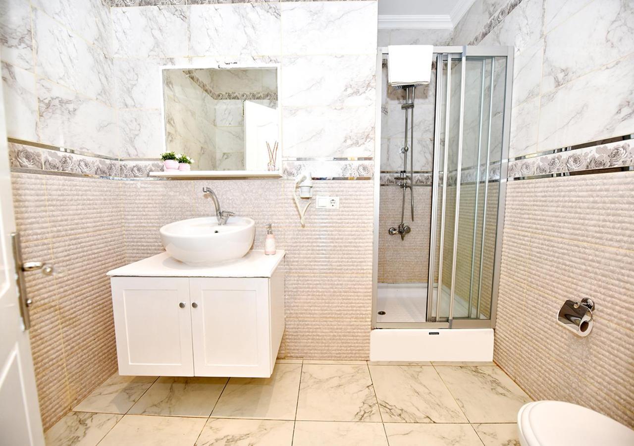 Royal Garden Suite And Hotel Istambul Exterior foto