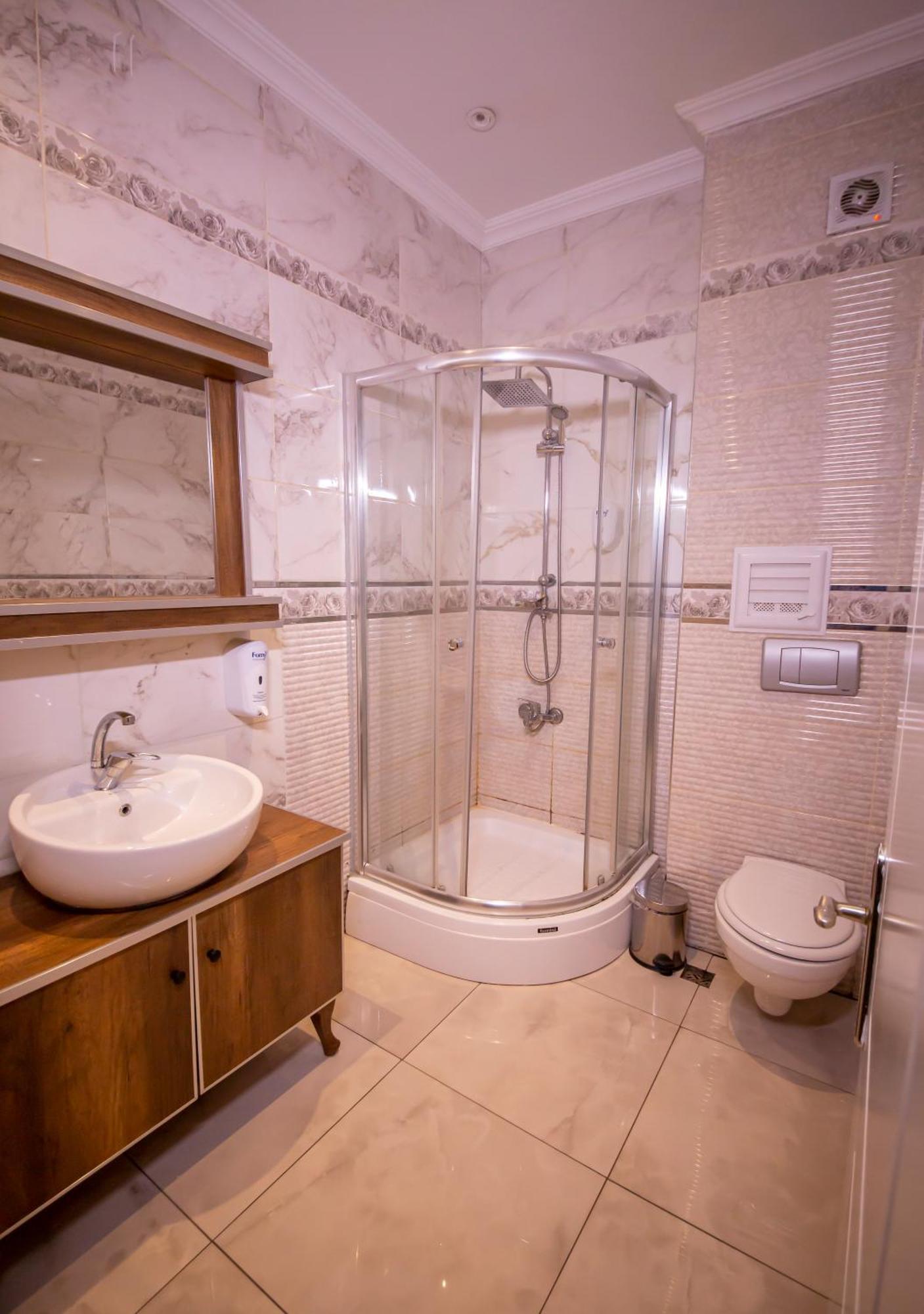Royal Garden Suite And Hotel Istambul Exterior foto